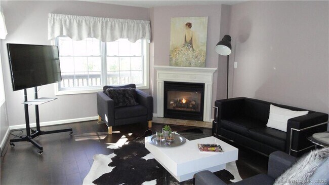 Foto del edificio - 1705 Revere Rd