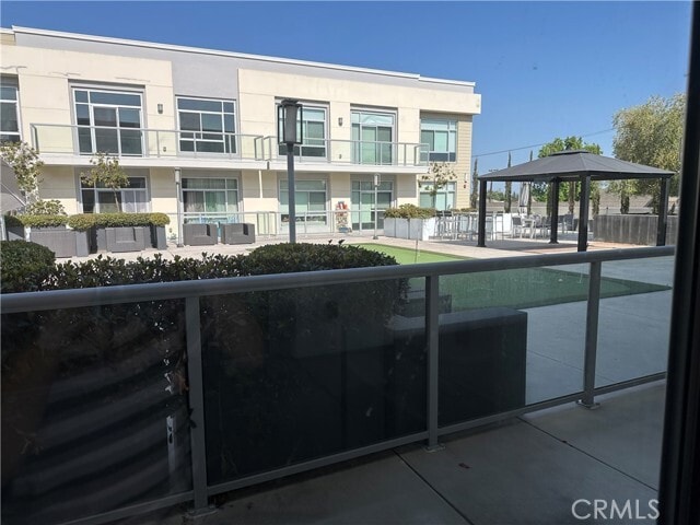Building Photo - 56 E Duarte Rd