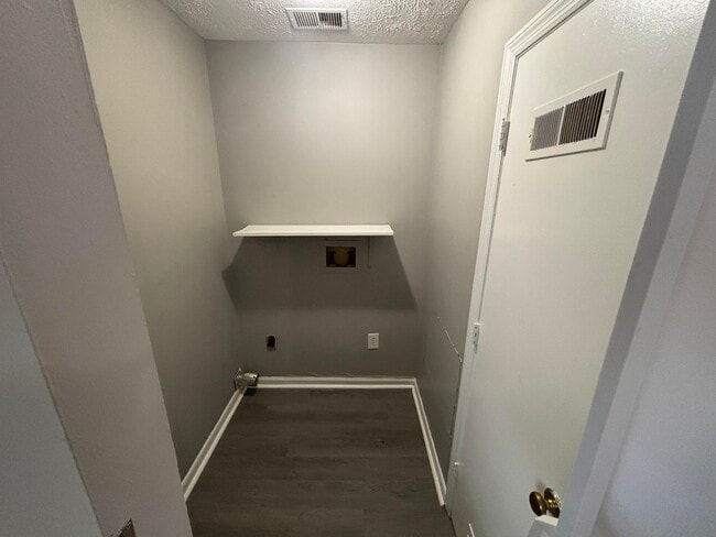Building Photo - 728 Gatehouse Pl