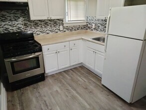 Building Photo - 391-393-393 Flower City Park