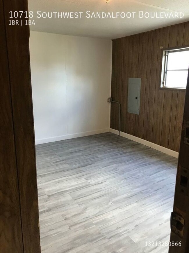 Building Photo - 10718 SW Sandalfoot Blvd