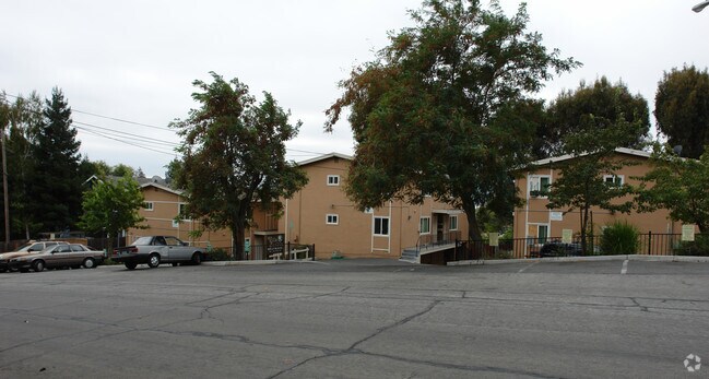 Foto del edificio - 426-448 East O St
