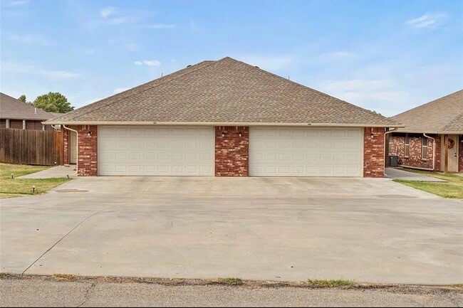 Building Photo - 1615 Lawter Rd