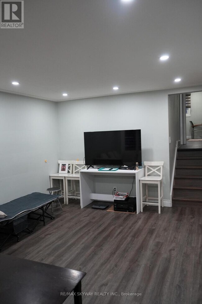 Photo du bâtiment - 34 Appalachian Crescent