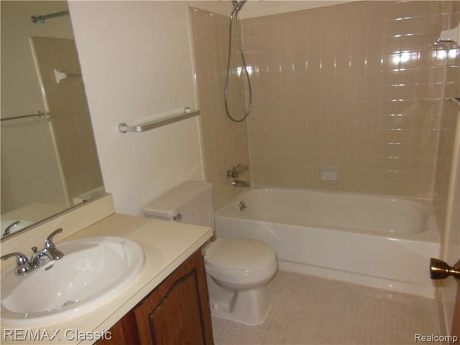 Building Photo - 43749 Stuart Dr