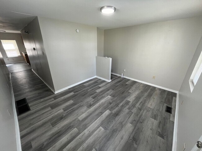 Foto del edificio - Cozy Renovated One Bedroom Coming Available!