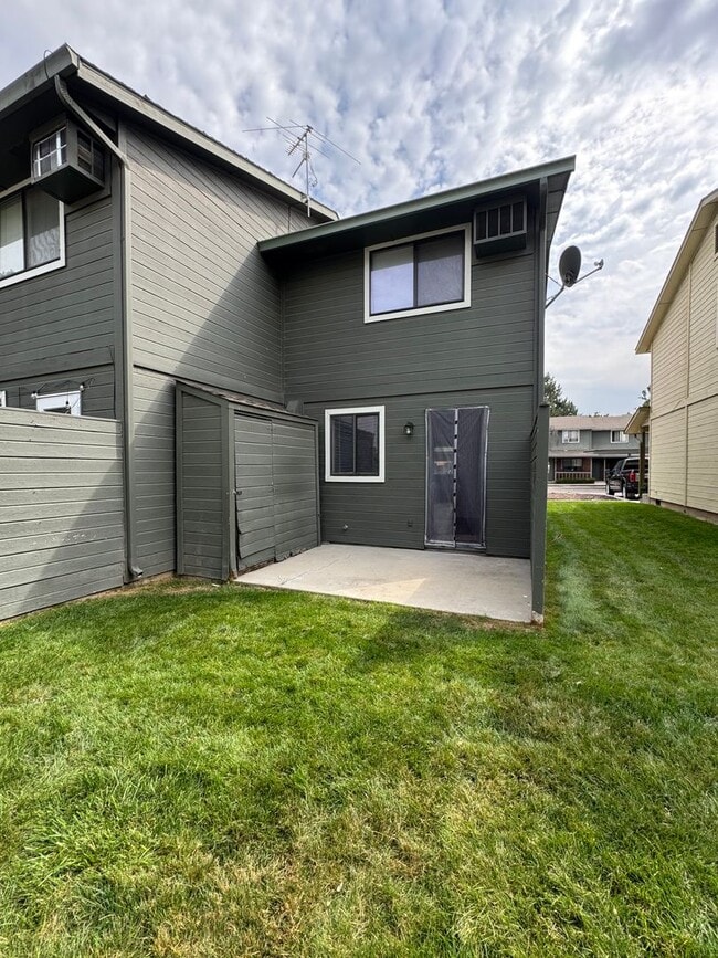 Building Photo - 2889 S Abbs Ln
