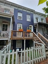 Building Photo - 338 S Laurel St