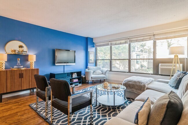 Foto del edificio - 2930 N Sheridan Rd