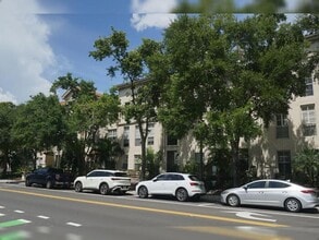 Building Photo - 2411 W Horatio St