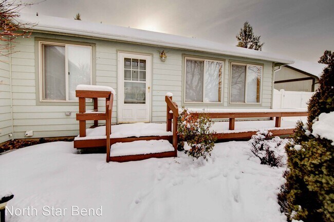 Building Photo - 3 br, 2 bath House - 932 NE Lena Pl
