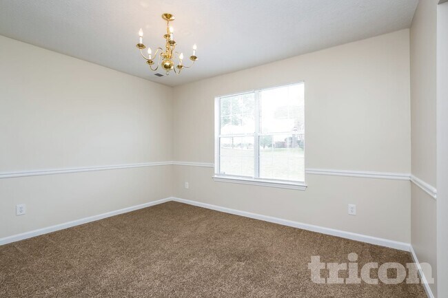 Building Photo - 3546 Riverview Club Dr