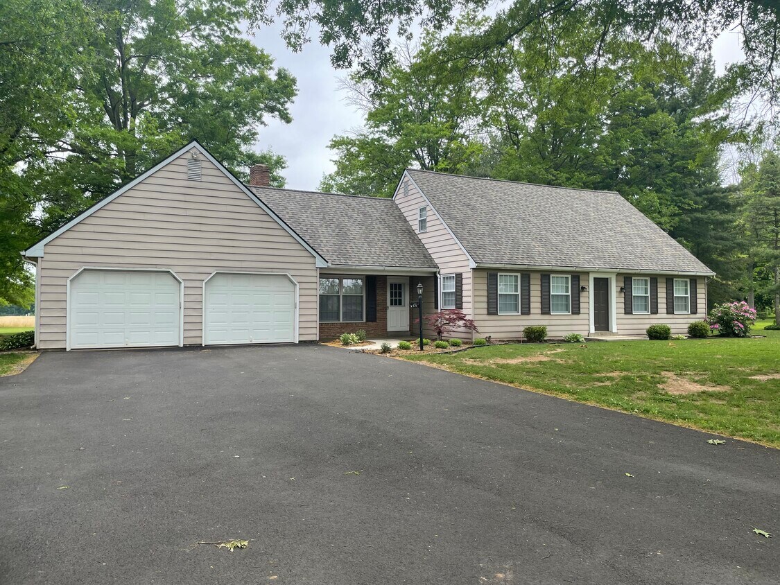 Primary Photo - 476 Allentown Rd