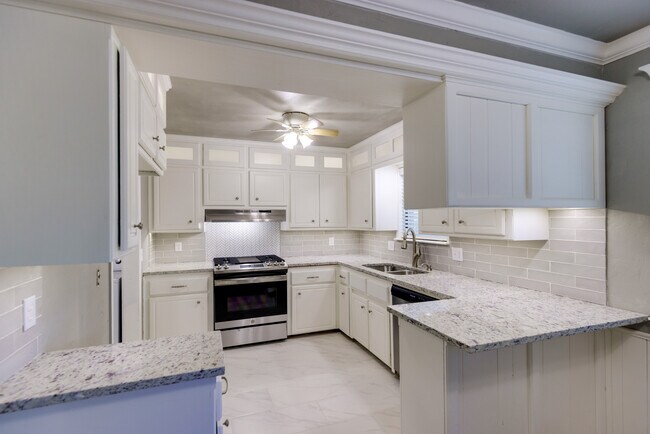 Photo - 809 Teal Pl House