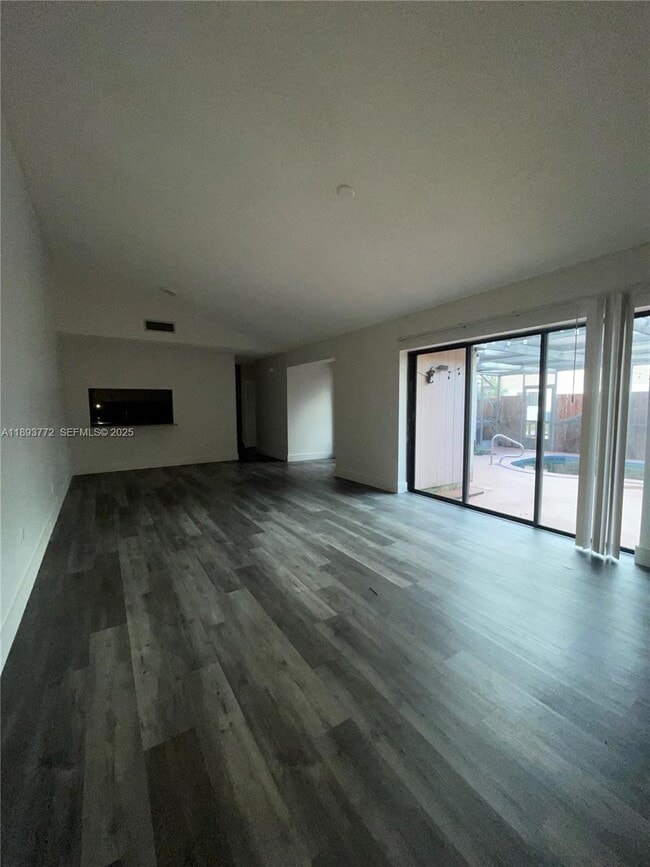 Building Photo - 4300 Landar Dr