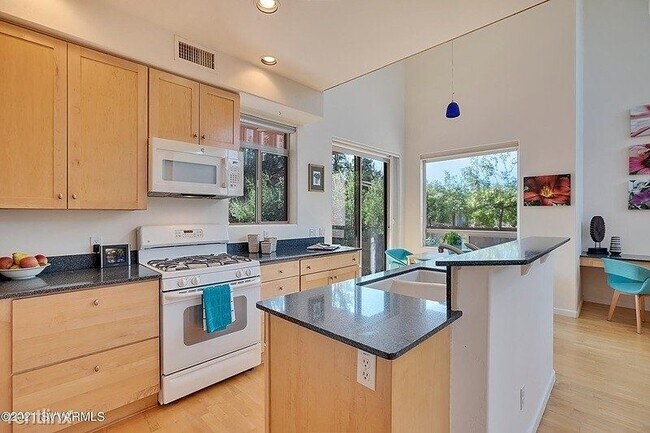 Foto del edificio - 1 br, 1.5 bath House - 186 Arroyo Pinon Dr...