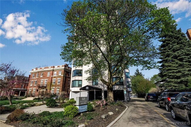 Foto del edificio - 849 Delaware Ave
