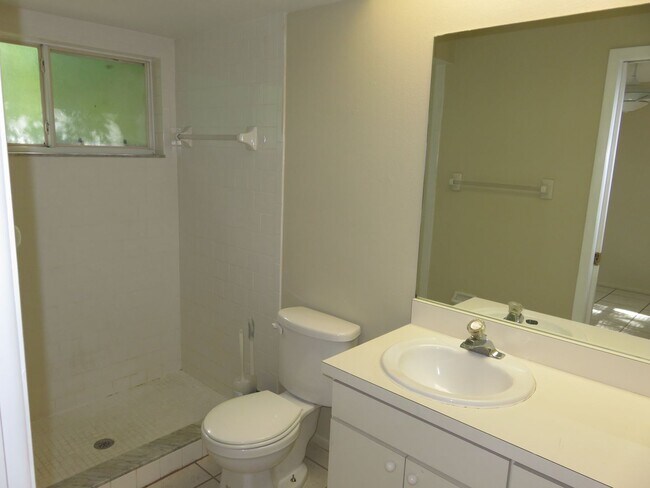 Foto del edificio - Centrally located 2/2