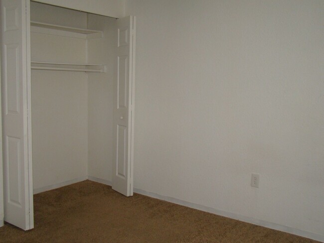 Building Photo - The Perfect Location. The Best Price. 1 Mo...