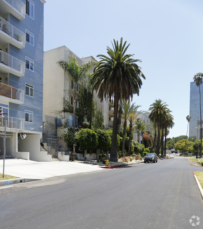 Building Photo - Churchill Apartments