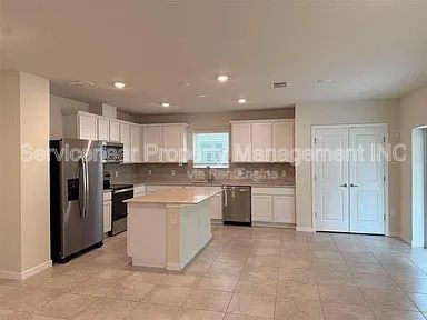 Building Photo - 905 Rivers Crossing St