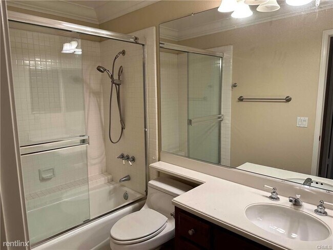 Foto del edificio - 3 br, 3 bath House - 30 Auburn Aisle # 112