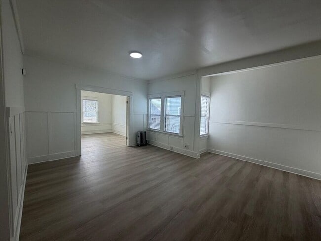 Building Photo - 71 10th St