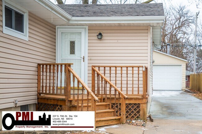 Foto del edificio - 3 Bedroom and 1.5 bathroom House for rent