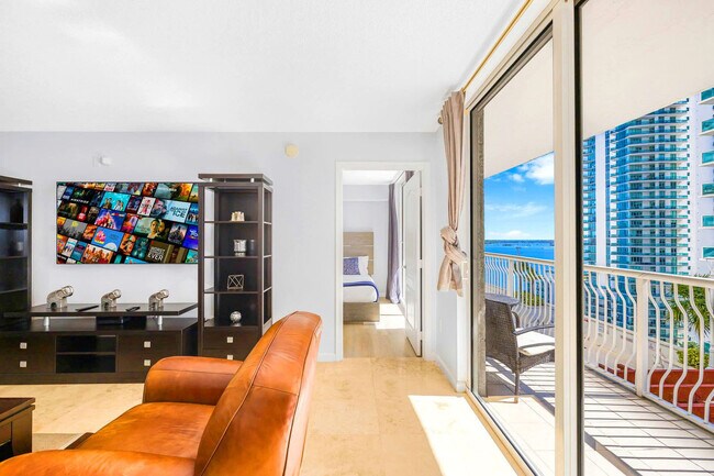 Building Photo - 1200 Brickell Bay Dr