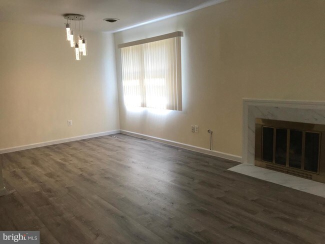Foto del edificio - 7608 Heritage Dr