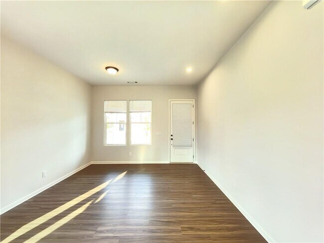 Foto del edificio - 1427 Ridge Rd