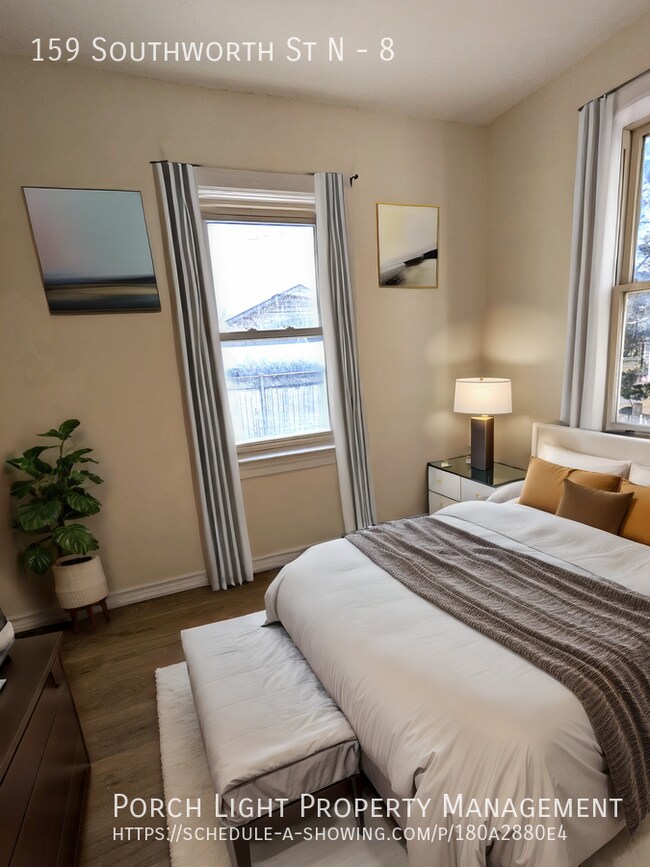 Photo du bâtiment - Renovated Bachelor Unit with Private Kitch...