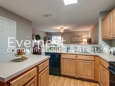 Foto del edificio - Special Offer: Sign an 8-10 month lease term and take advantage of a $500 move-in discount!/2-Bed...