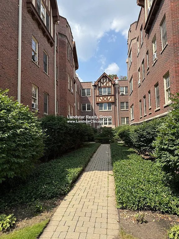 Photo - 1454 Oak Ave (Evanston, IL)