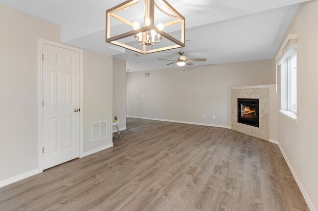 Foto del edificio - 2350 Spring Blossom Dr