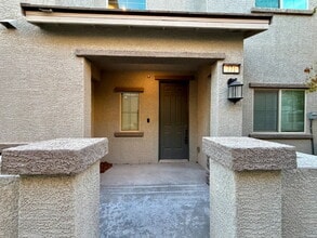 Building Photo - 771 Estate Country Ave