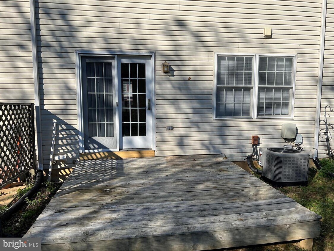 36 Queen Ave, Enola, PA 17025 Townhome Rentals in Enola PA