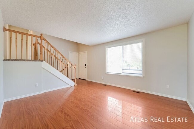 Building Photo - 14935 E Columbia Dr