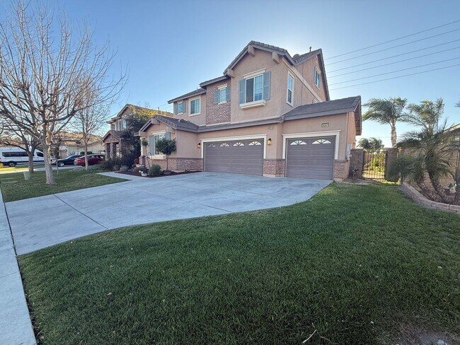 Foto del edificio - 5 Bedrooms 3 Baths! Resort Living at The Lakes Community in Menifee!