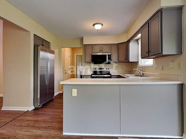 Building Photo - 6340 Deermeade Dr