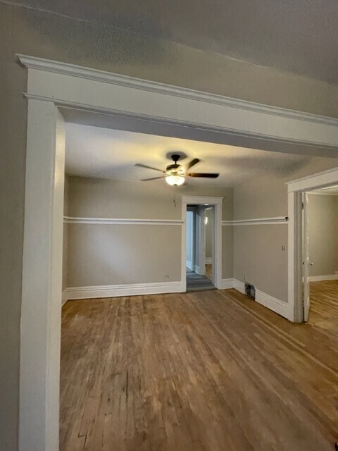 Foto del edificio - 606 Woodlawn Ave