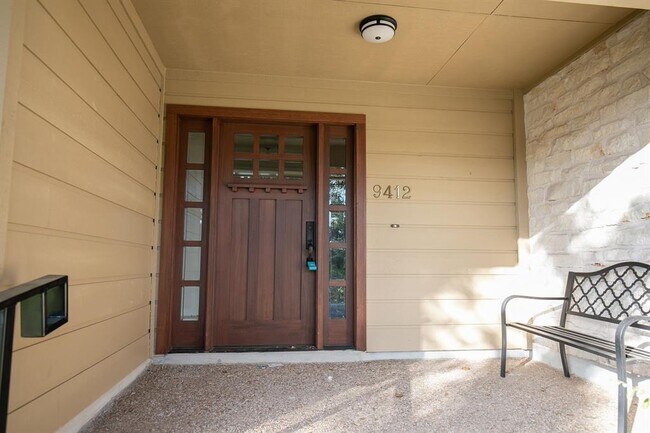 Foto del edificio - 9412 Mystic Oaks Trail