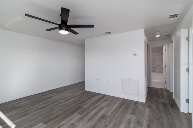 Foto del edificio - 12254 Maltz Ave