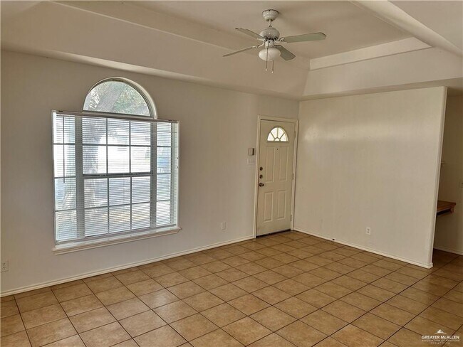 Building Photo - 11 La Mancha Dr