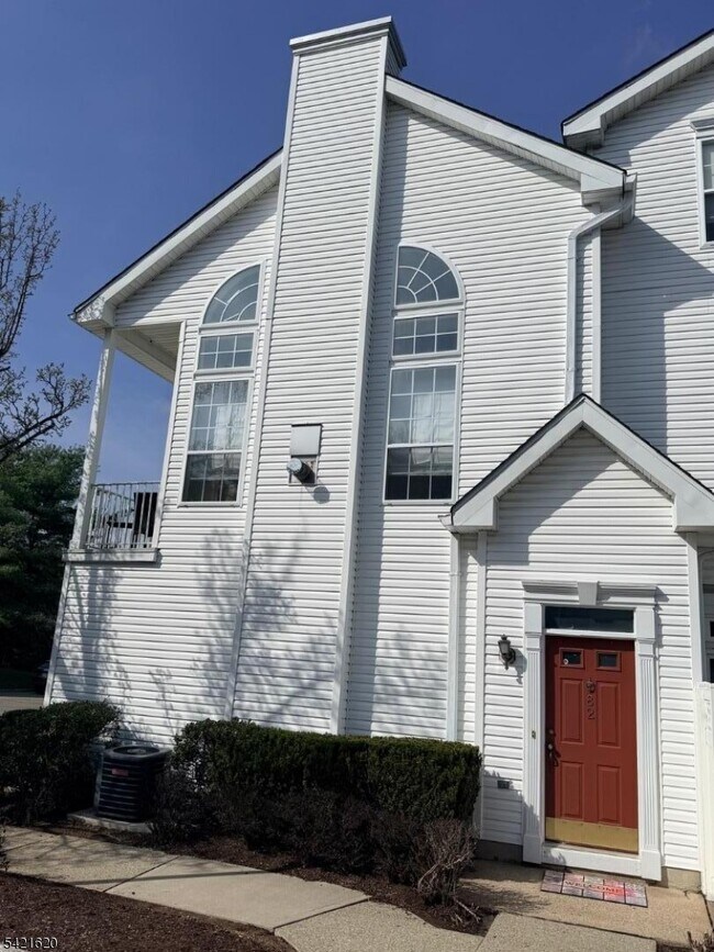 Foto del edificio - 82 Hancock Dr