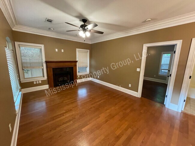 Building Photo - 3BR/3BA For Rent
