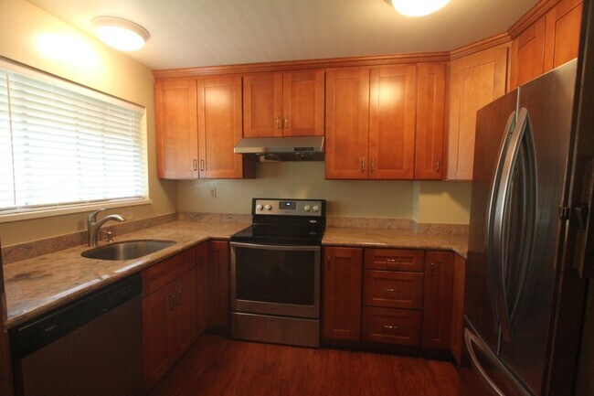 Kitchen - 106 Lyell St
