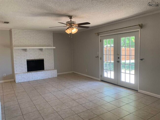 Building Photo - 6709 Melrose Dr