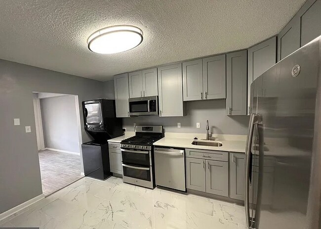 Foto del edificio - 3705 S George Mason Dr