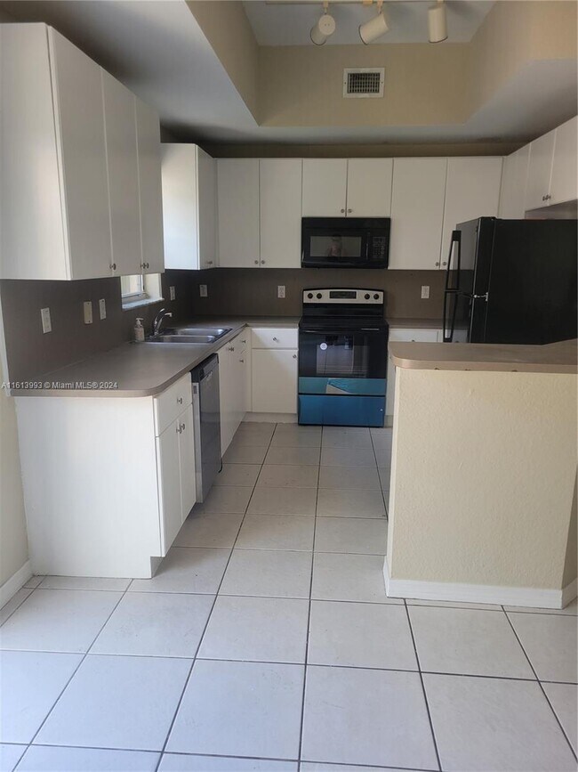 Foto del edificio - 8867 SW 221st Terrace